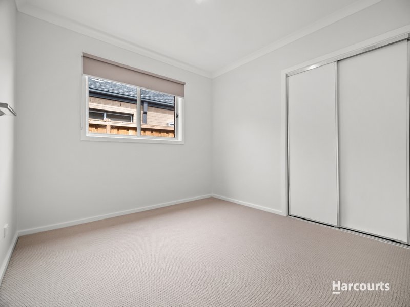 Photo - 61 Liston Avenue, Tarneit VIC 3029 - Image 5