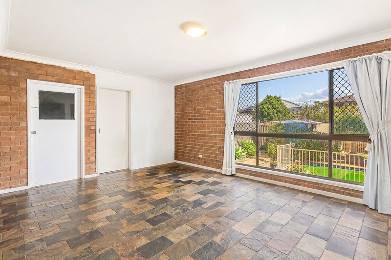 Photo - 61 Madigan Boulevard, Mount Warrigal NSW 2528 - Image 3
