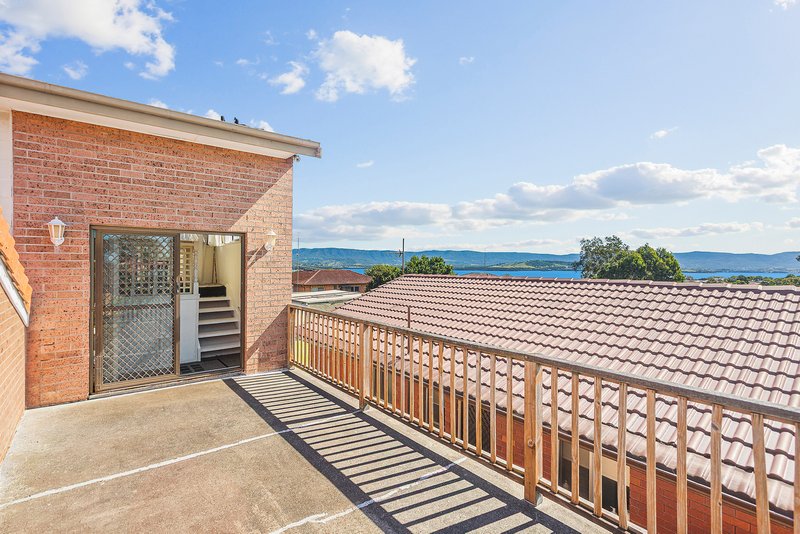 Photo - 61 Madigan Boulevard, Mount Warrigal NSW 2528 - Image 4