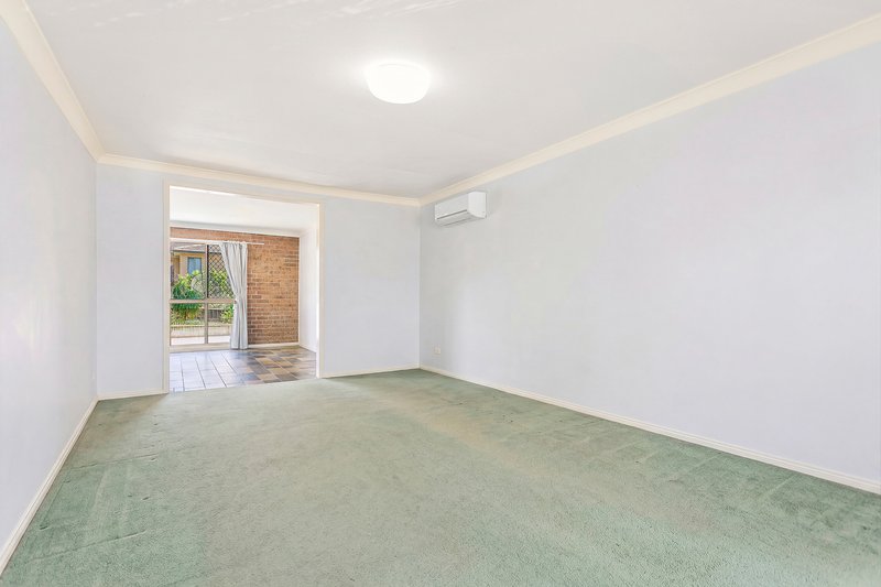 Photo - 61 Madigan Boulevard, Mount Warrigal NSW 2528 - Image 5