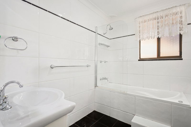Photo - 61 Madigan Boulevard, Mount Warrigal NSW 2528 - Image 9