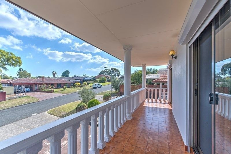 Photo - 61 Mannion Way, Kardinya WA 6163 - Image 3