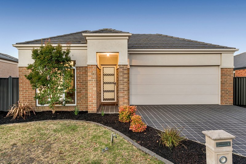 61 Mareeba Way, Craigieburn VIC 3064