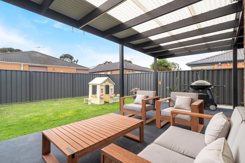 Photo - 61 Mareeba Way, Craigieburn VIC 3064 - Image 18