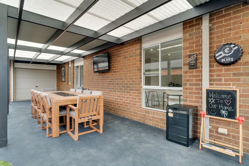 Photo - 61 Mareeba Way, Craigieburn VIC 3064 - Image 20