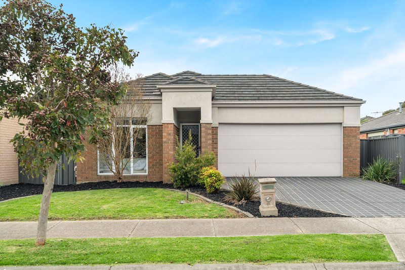 Photo - 61 Mareeba Way, Craigieburn VIC 3064 - Image 22