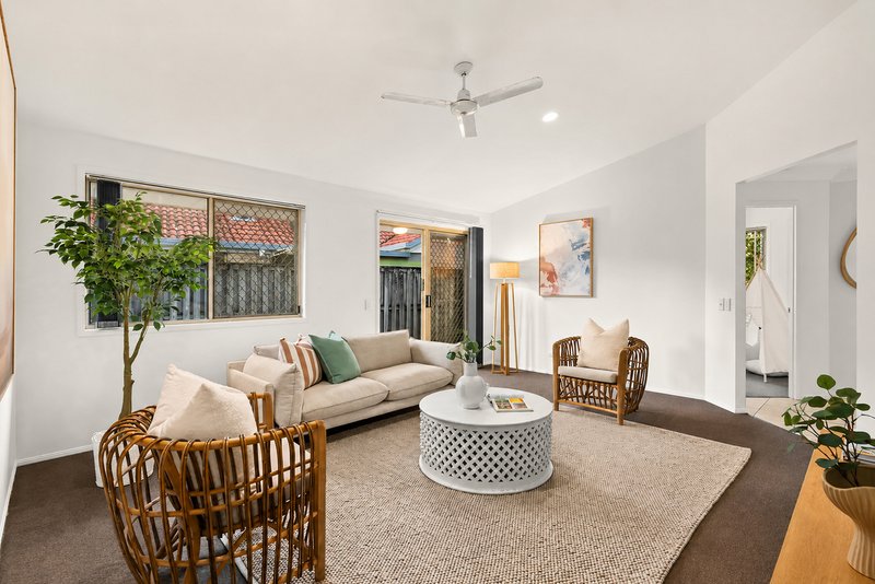 Photo - 61 Matthews Way, Wakerley QLD 4154 - Image 3
