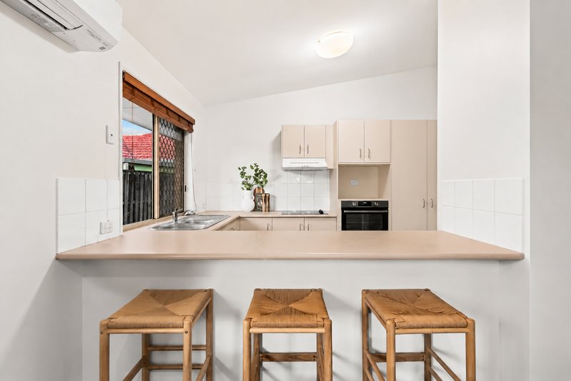 Photo - 61 Matthews Way, Wakerley QLD 4154 - Image 5