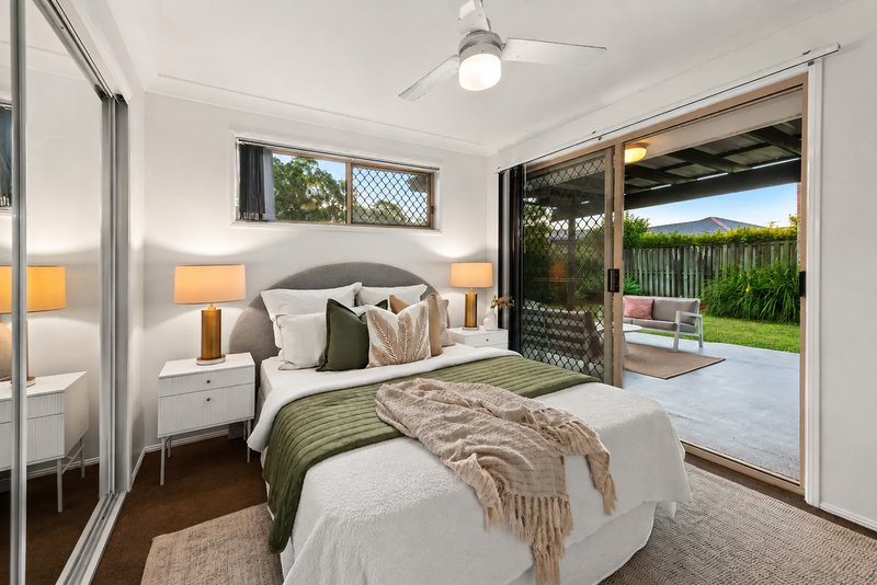 Photo - 61 Matthews Way, Wakerley QLD 4154 - Image 8