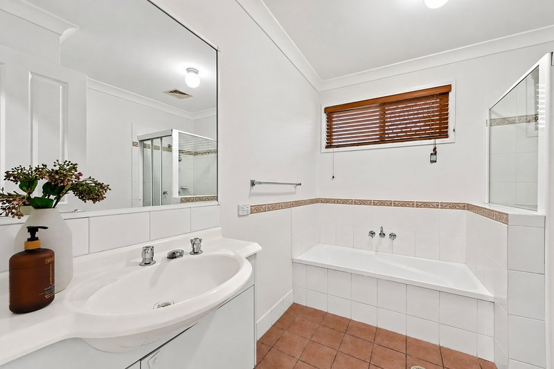 Photo - 61 Matthews Way, Wakerley QLD 4154 - Image 14