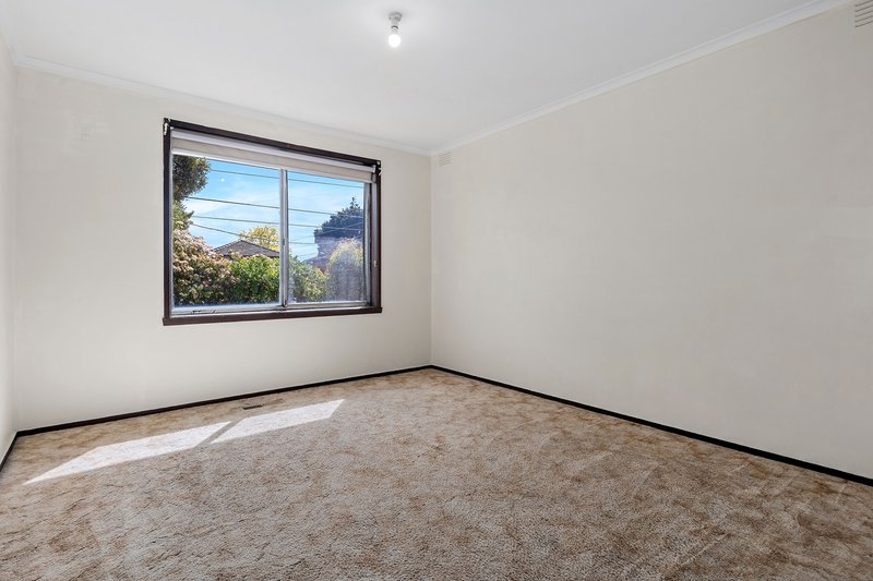 Photo - 61 Mckimmies Road, Lalor VIC 3075 - Image 7