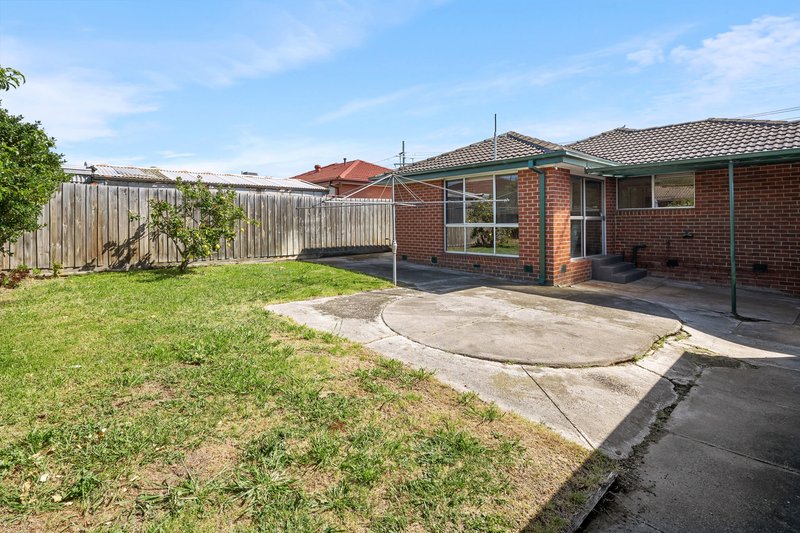 Photo - 61 Mckimmies Road, Lalor VIC 3075 - Image 15