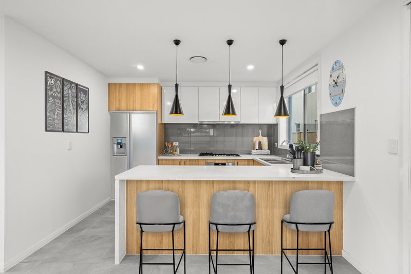 Photo - 61 Megalong Street, The Ponds NSW 2769 - Image 4