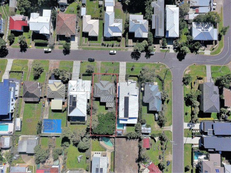 Photo - 61 Melbourne Ave , Camp Hill QLD 4152 - Image 2