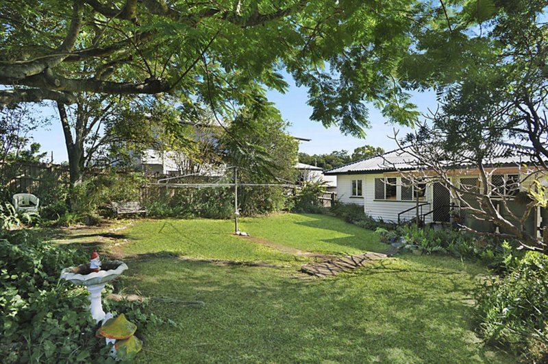 Photo - 61 Melbourne Ave , Camp Hill QLD 4152 - Image 4