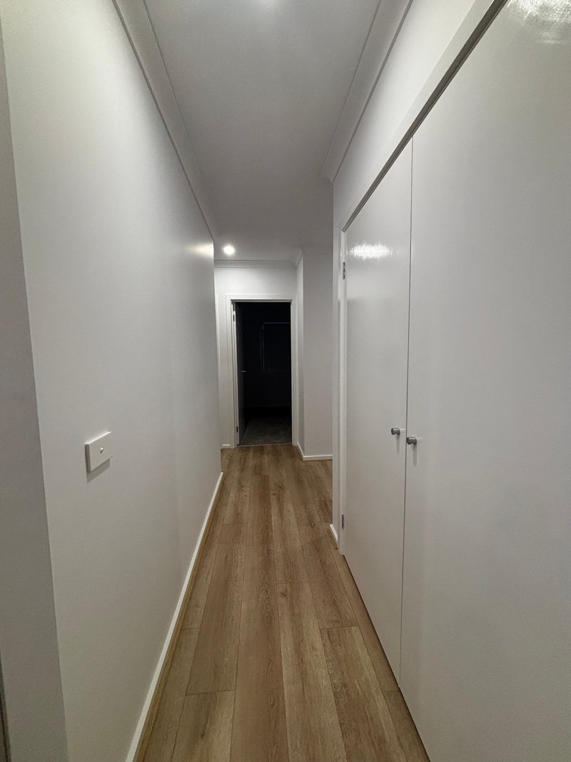 Photo - 61 Messara Walk, Truganina VIC 3029 - Image 3