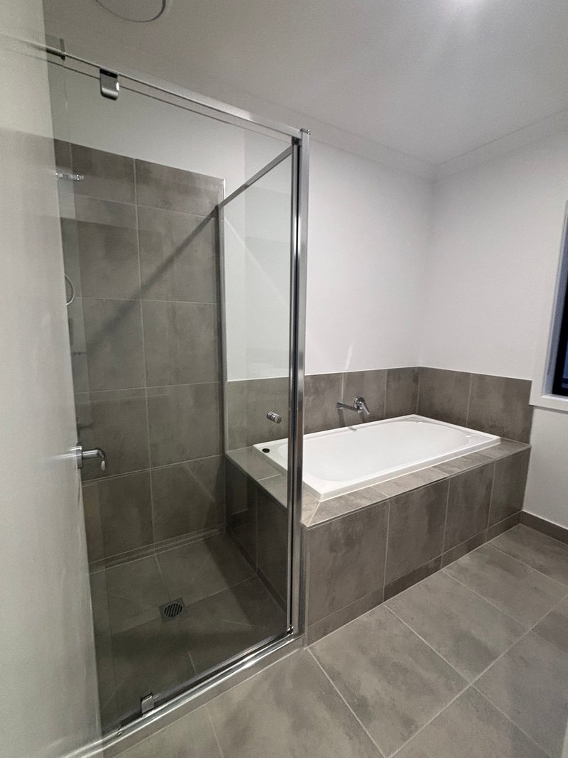 Photo - 61 Messara Walk, Truganina VIC 3029 - Image 20