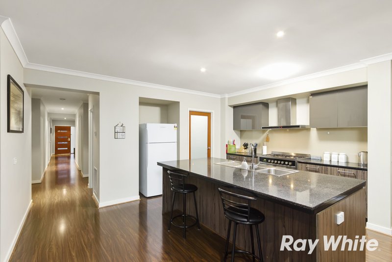 Photo - 61 Moore Mews, Pakenham VIC 3810 - Image 5