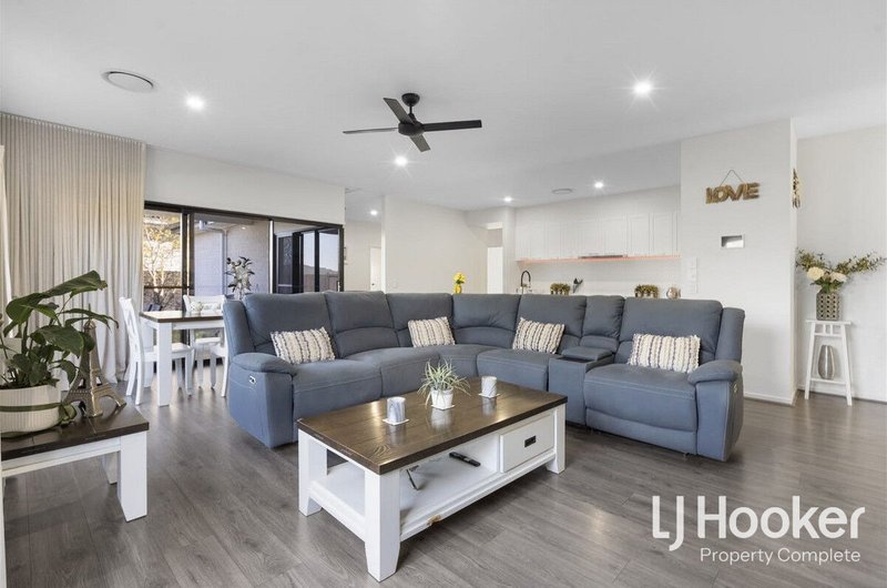 Photo - 61 Neumann Drive, Yarrabilba QLD 4207 - Image 7