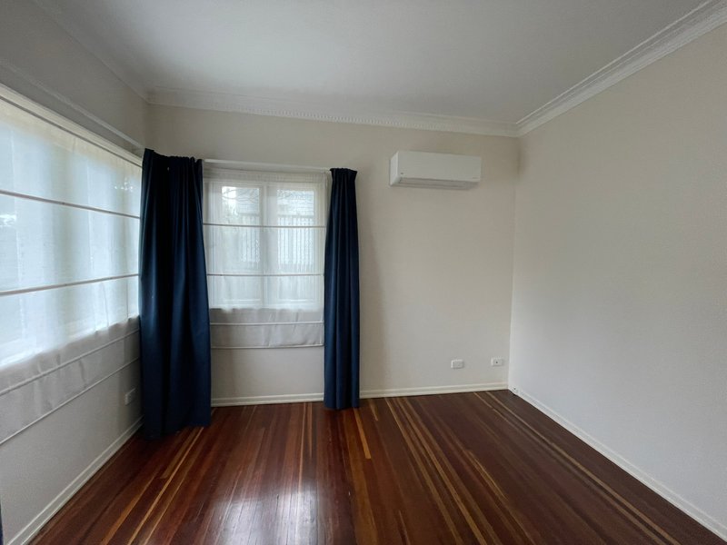 Photo - 61 Oxley Station Road, Oxley QLD 4075 - Image 3