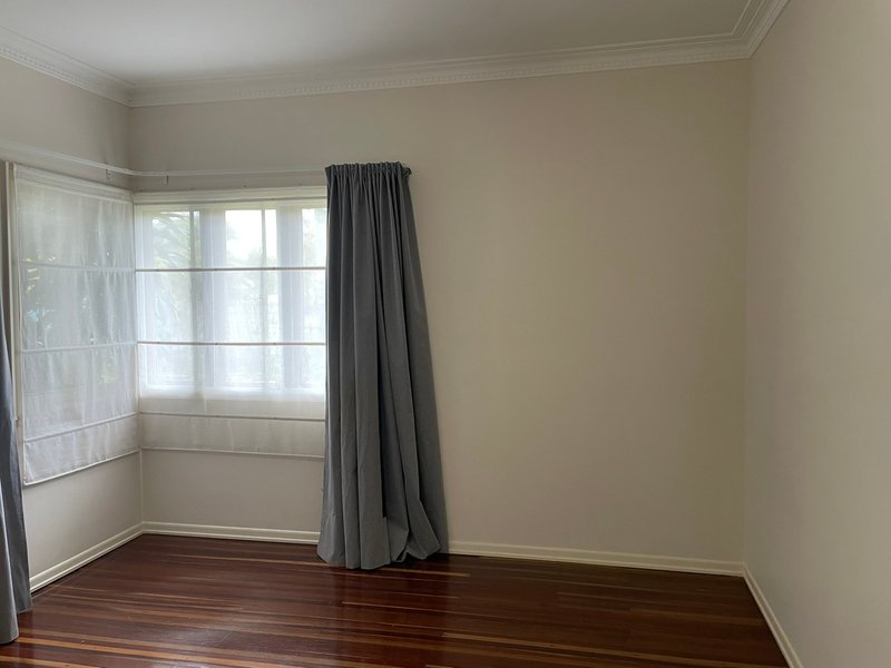 Photo - 61 Oxley Station Road, Oxley QLD 4075 - Image 5