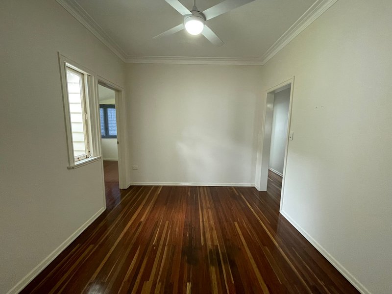 Photo - 61 Oxley Station Road, Oxley QLD 4075 - Image 7