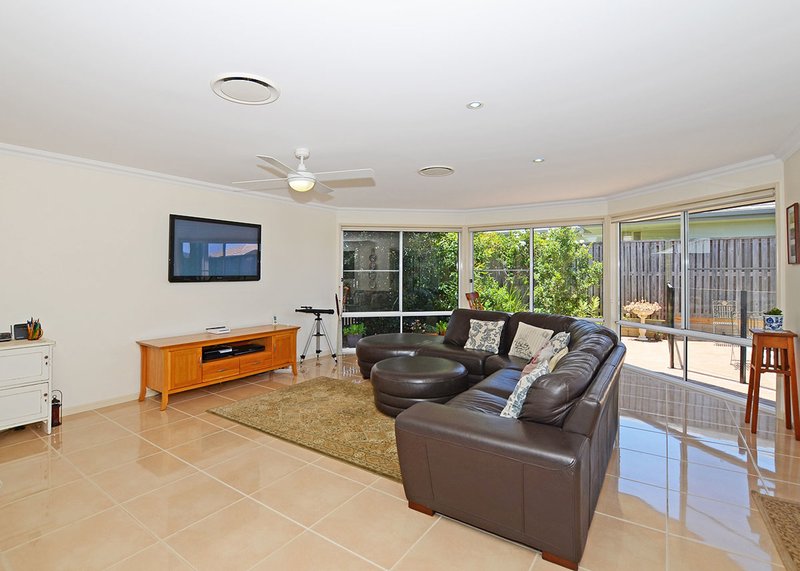 Photo - 61 Parklands Boulevard, Wondunna QLD 4655 - Image 6