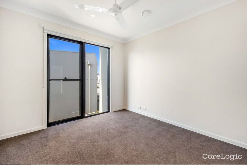 Photo - 61 Peninsula Drive, Robina QLD 4226 - Image 7