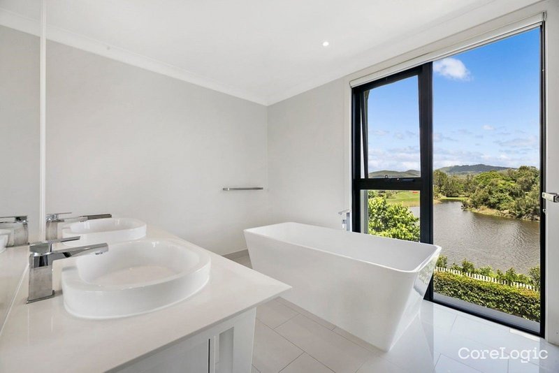 Photo - 61 Peninsula Drive, Robina QLD 4226 - Image 8