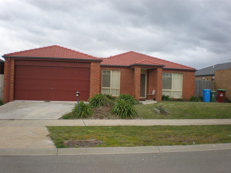 Photo - 61 Phoenix Avenue, Cranbourne VIC 3977 - Image 1