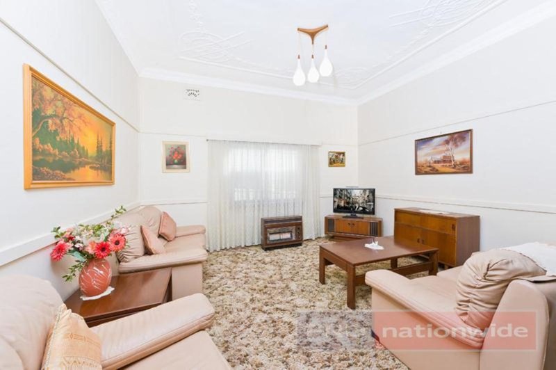 Photo - 61 Preddys Road, Bexley NSW 2207 - Image 2