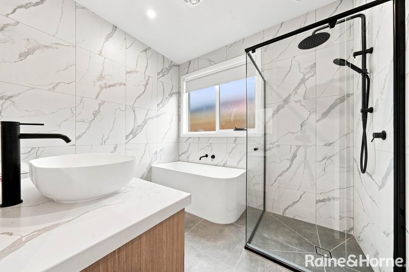 Photo - 61 Rainbow Street, Wollert VIC 3750 - Image 11