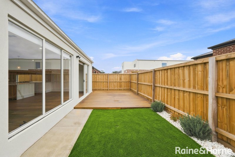 Photo - 61 Rainbow Street, Wollert VIC 3750 - Image 15