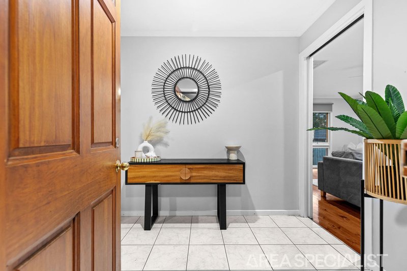 Photo - 61 Raphael Crescent, Frankston VIC 3199 - Image 3