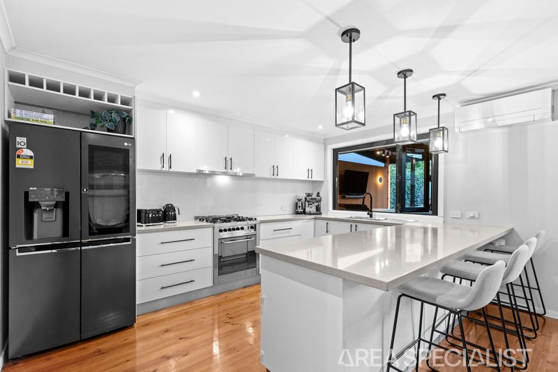 Photo - 61 Raphael Crescent, Frankston VIC 3199 - Image 4