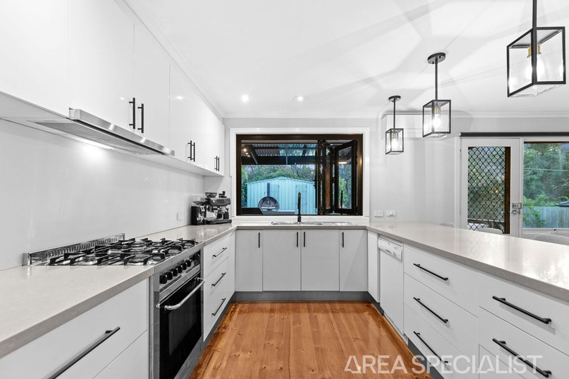 Photo - 61 Raphael Crescent, Frankston VIC 3199 - Image 5
