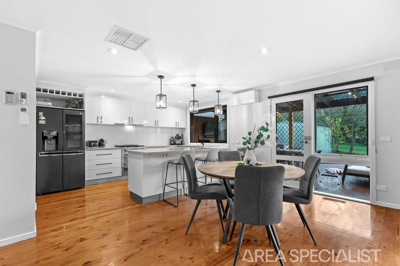 Photo - 61 Raphael Crescent, Frankston VIC 3199 - Image 6