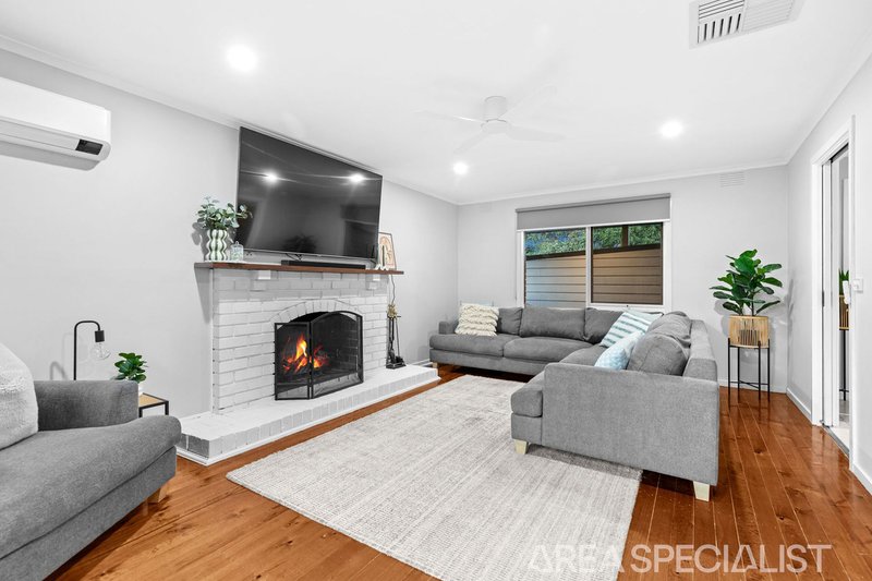 Photo - 61 Raphael Crescent, Frankston VIC 3199 - Image 8
