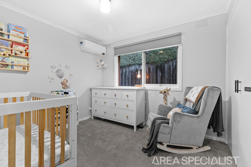 Photo - 61 Raphael Crescent, Frankston VIC 3199 - Image 11