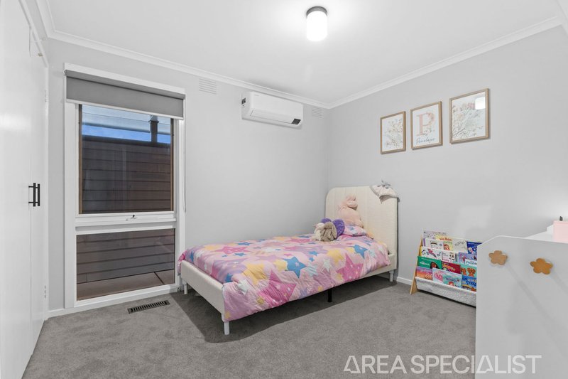 Photo - 61 Raphael Crescent, Frankston VIC 3199 - Image 12