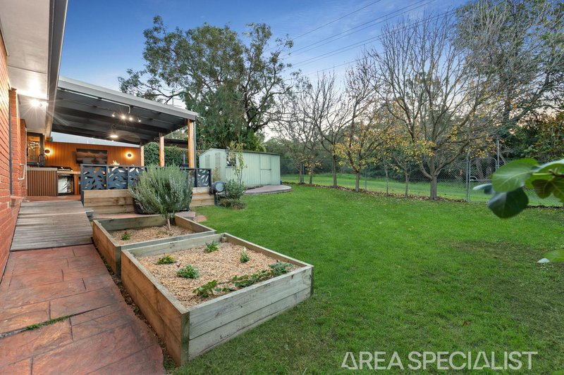 Photo - 61 Raphael Crescent, Frankston VIC 3199 - Image 19