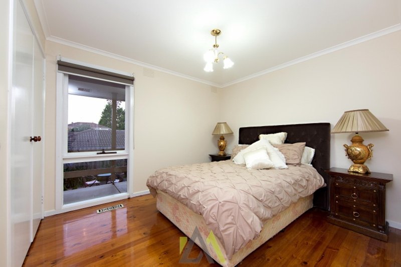 Photo - 61 Raphael Crescent, Frankston VIC 3199 - Image 11