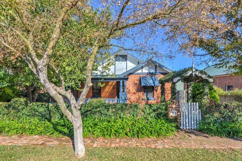 61 Rawson Avenue, Tamworth NSW 2340