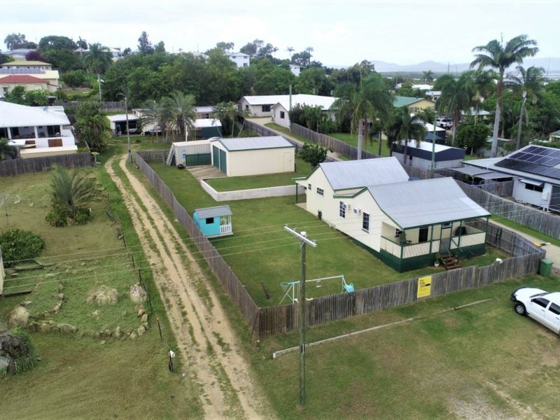 Photo - 61 Reynolds Street, Bowen QLD 4805 - Image 2