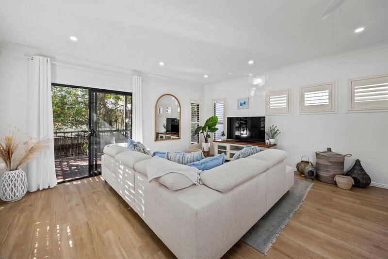Photo - 61 Riding Road, Hawthorne QLD 4171 - Image 4