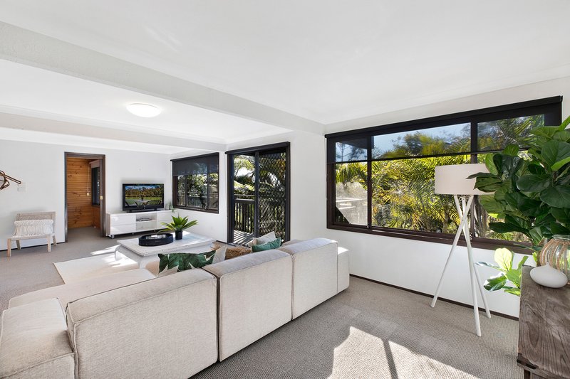 Photo - 61 Riviera Avenue, Terrigal NSW 2260 - Image 11