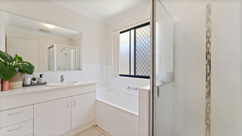 Photo - 61 Rosella Street, Loganlea QLD 4131 - Image 6