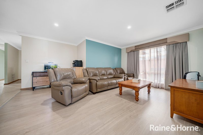 Photo - 61 San Lorenzo Boulevard, Ellenbrook WA 6069 - Image 4