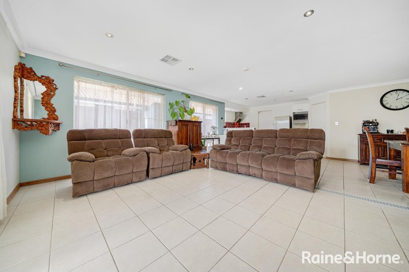 Photo - 61 San Lorenzo Boulevard, Ellenbrook WA 6069 - Image 15