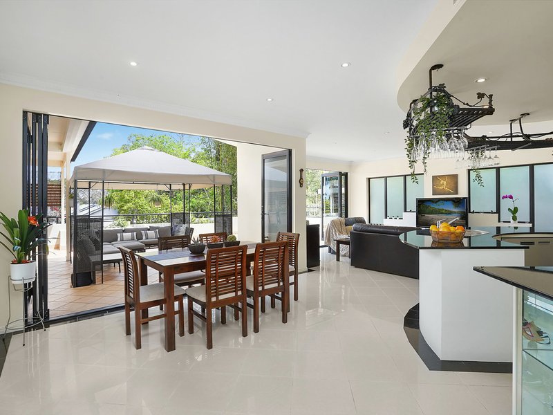 Photo - 61 Seventh Avenue, St Lucia QLD 4067 - Image 3